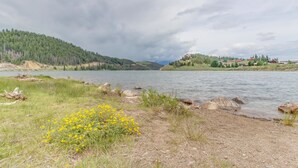 House, Multiple Beds (One-Bedroom Apartment) | Lake - One-bedroom Apartment (Keystone)