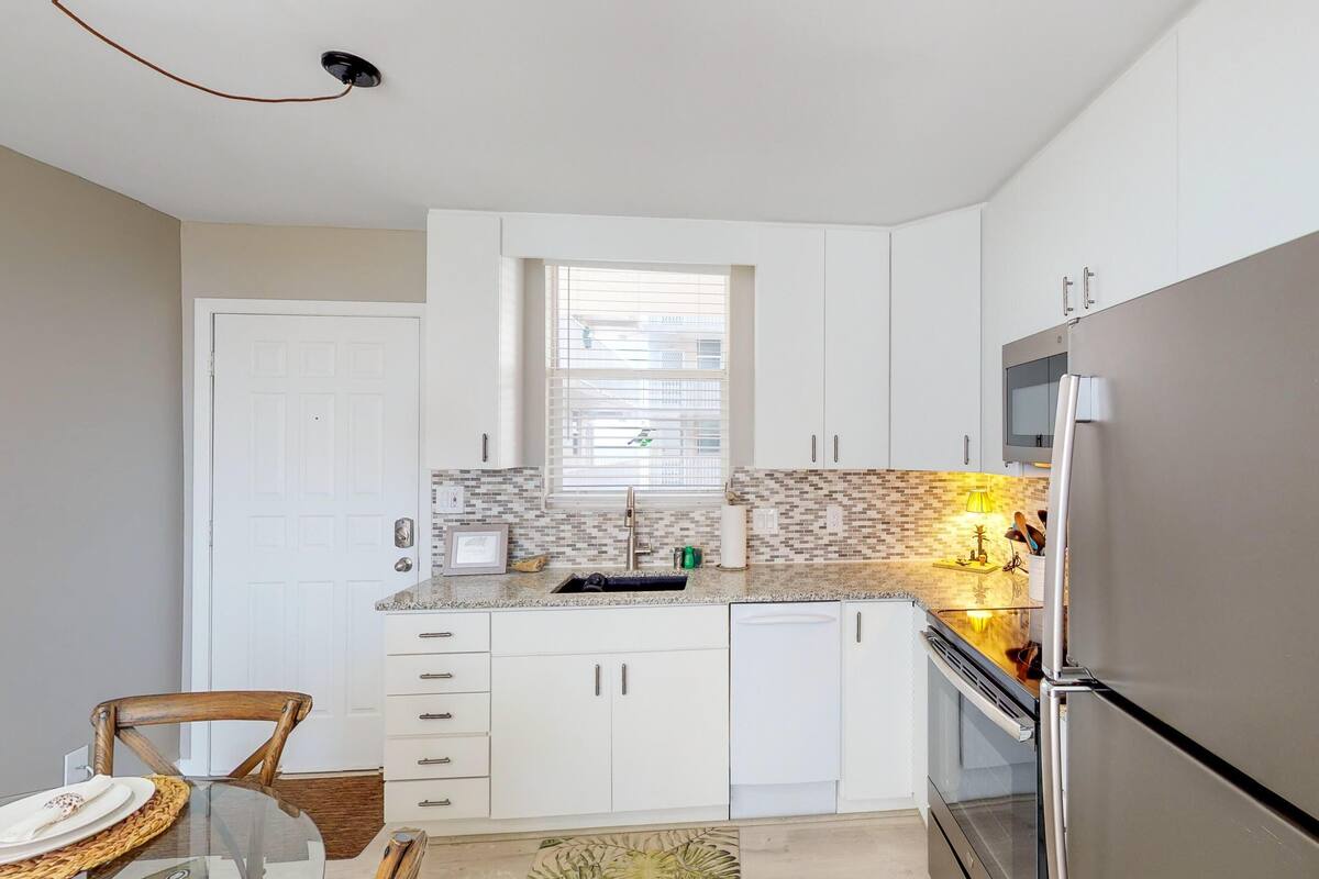 House, Multiple Beds (Studio) | Private kitchen