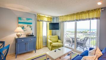 House, Multiple Beds (One-Bedroom House) | Living area