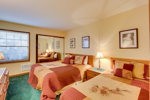 House, Multiple Beds (Two-Bedroom Apartment) - Three-bedroom Apartment (Mammoth Lakes)