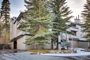 House, Multiple Beds (Three-Bedroom Apartment) | Exterior - Three-bedroom Apartment (Mammoth Lakes)