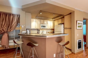 Room - Three-bedroom Apartment (Mammoth Lakes)