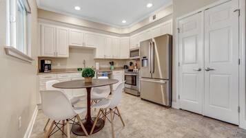 House, Multiple Beds (Two-Bedroom Apartment)