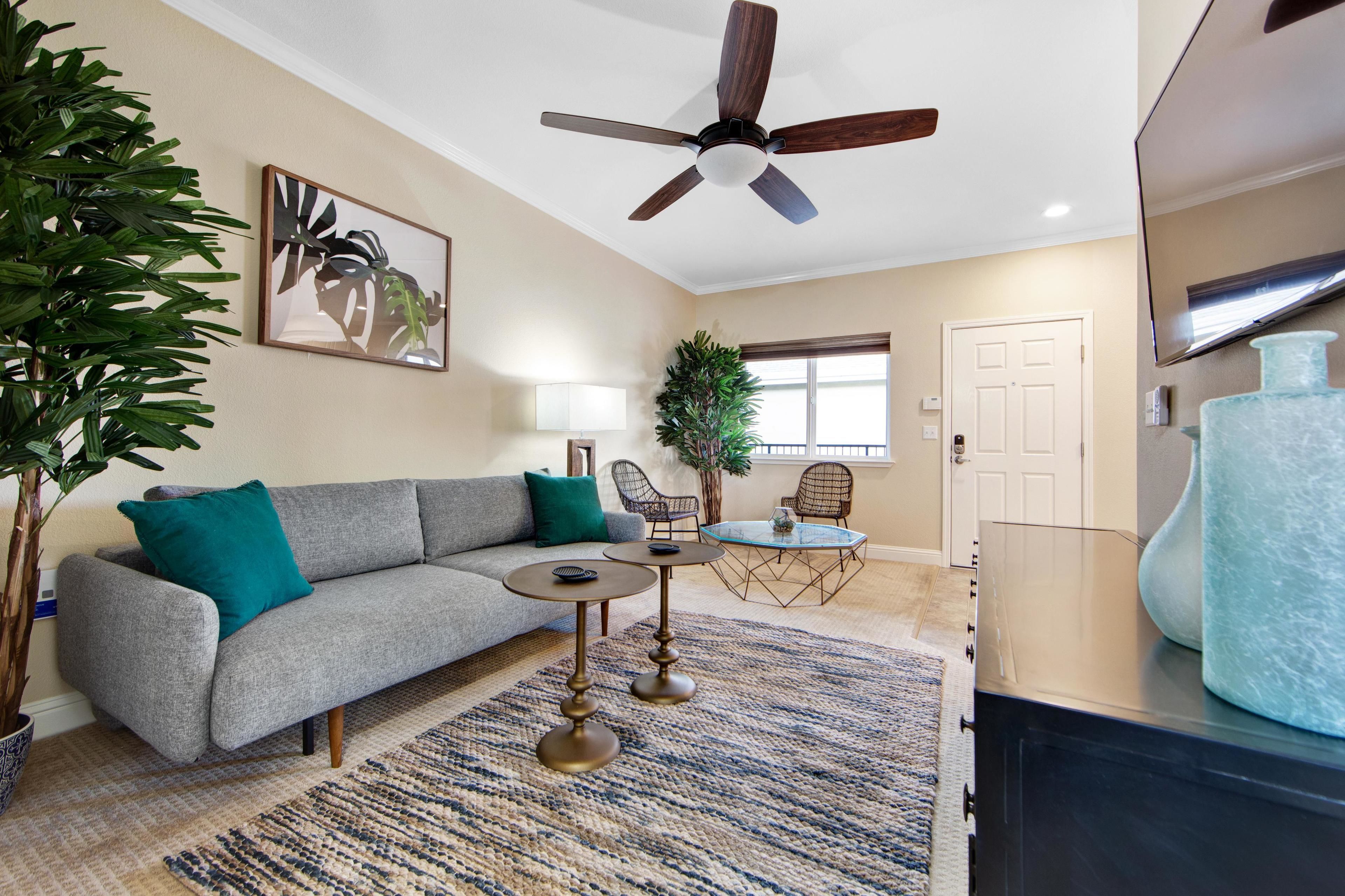 House, Multiple Beds (Two-Bedroom Apartment) | Living area
