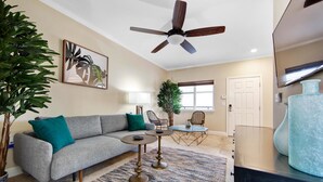 Maison, plusieurs lits (Two-Bedroom Apartment) | Coin séjour