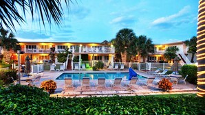 Unclassified image, 4 of 53, button - One-bedroom House (Pompano Beach)