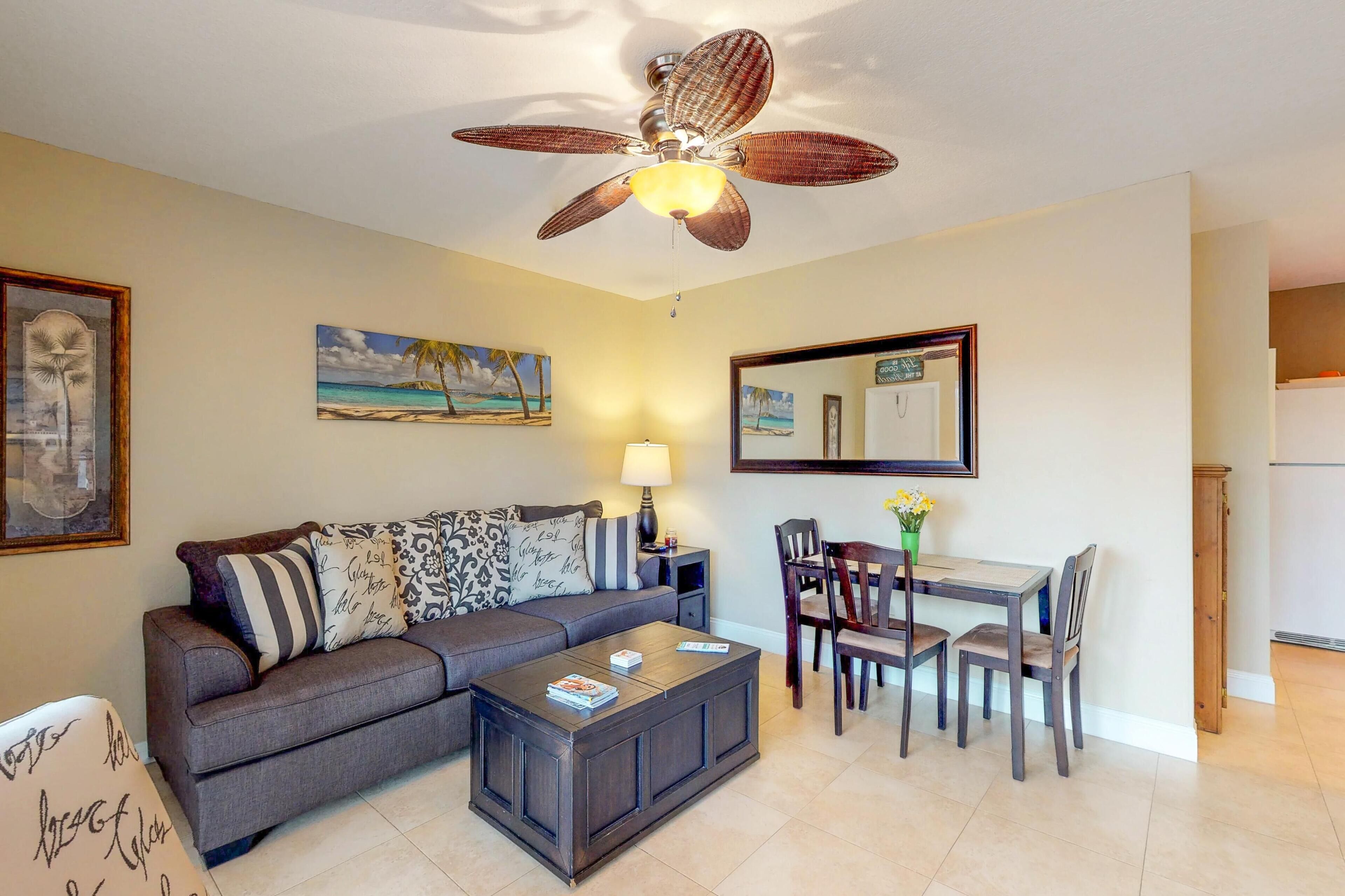 House, 1 Queen Bed with Sofa bed (One-Bedroom House) | Living room