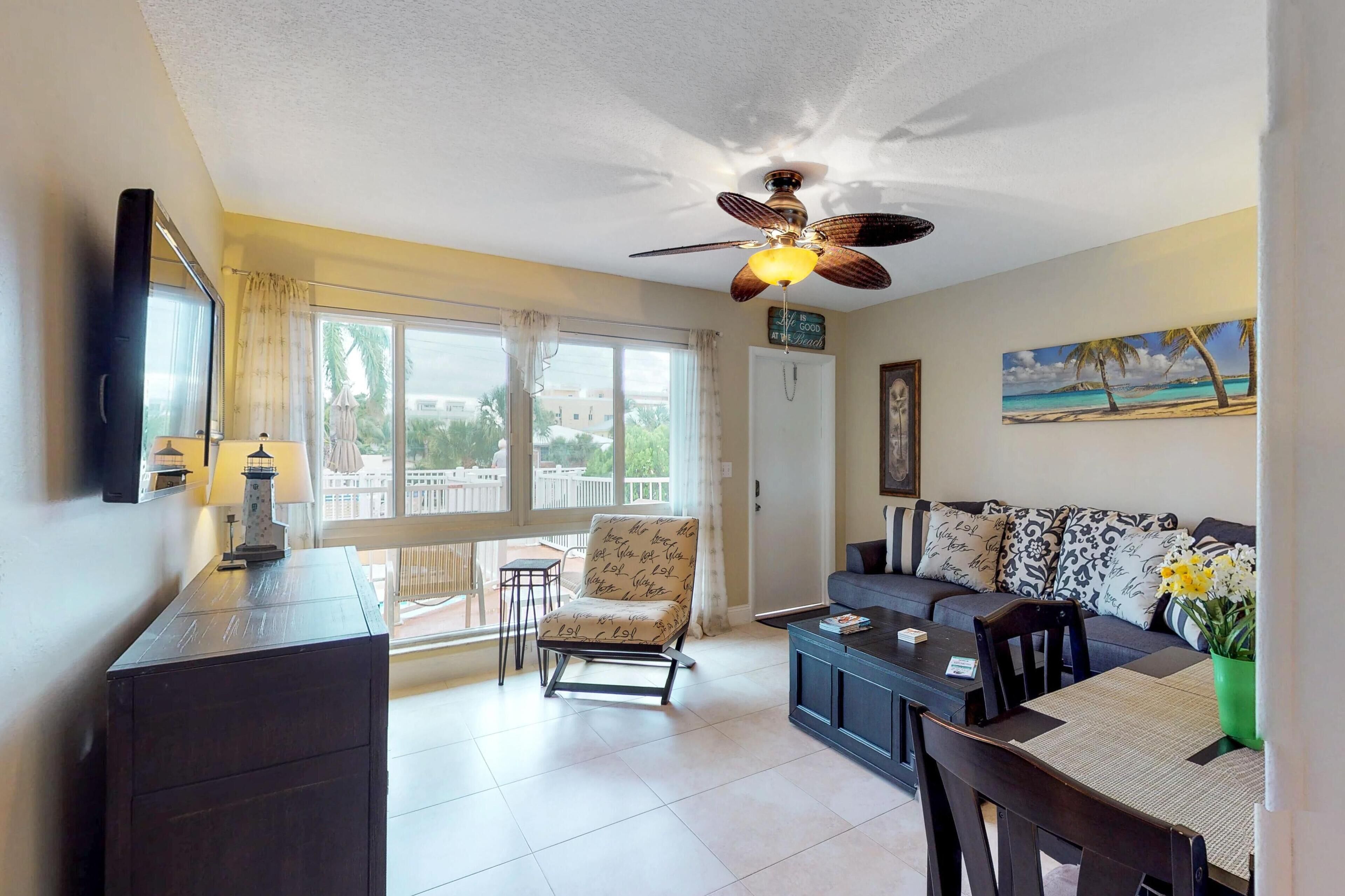 House, 1 Queen Bed with Sofa bed (One-Bedroom House) | Living room