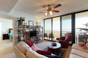 Living area - Two-bedroom Apartment (Dauphin Island)