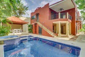 Maison, 2 grands lits (Two-Bedroom House) | Piscine extérieure