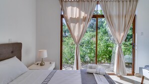 House, 2 Queen Beds (Two-Bedroom House) - Two-bedroom House (Liberia)