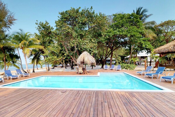 Kolam renang terbuka