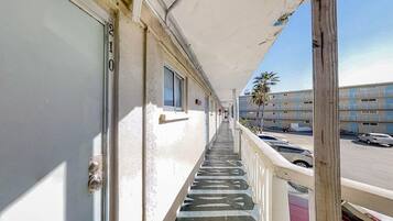 House, 2 Queen Beds (Studio) | Balcony view