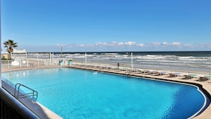 Unclassified image, 4 of 311, button - One-bedroom Apartment (Daytona Beach)