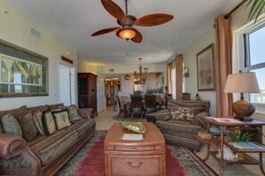 Maison, Plusieurs lits (Three-Bedroom Apartment) | Aire de séjour
