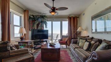 House, Multiple Beds (Three-Bedroom Apartment) | Living area