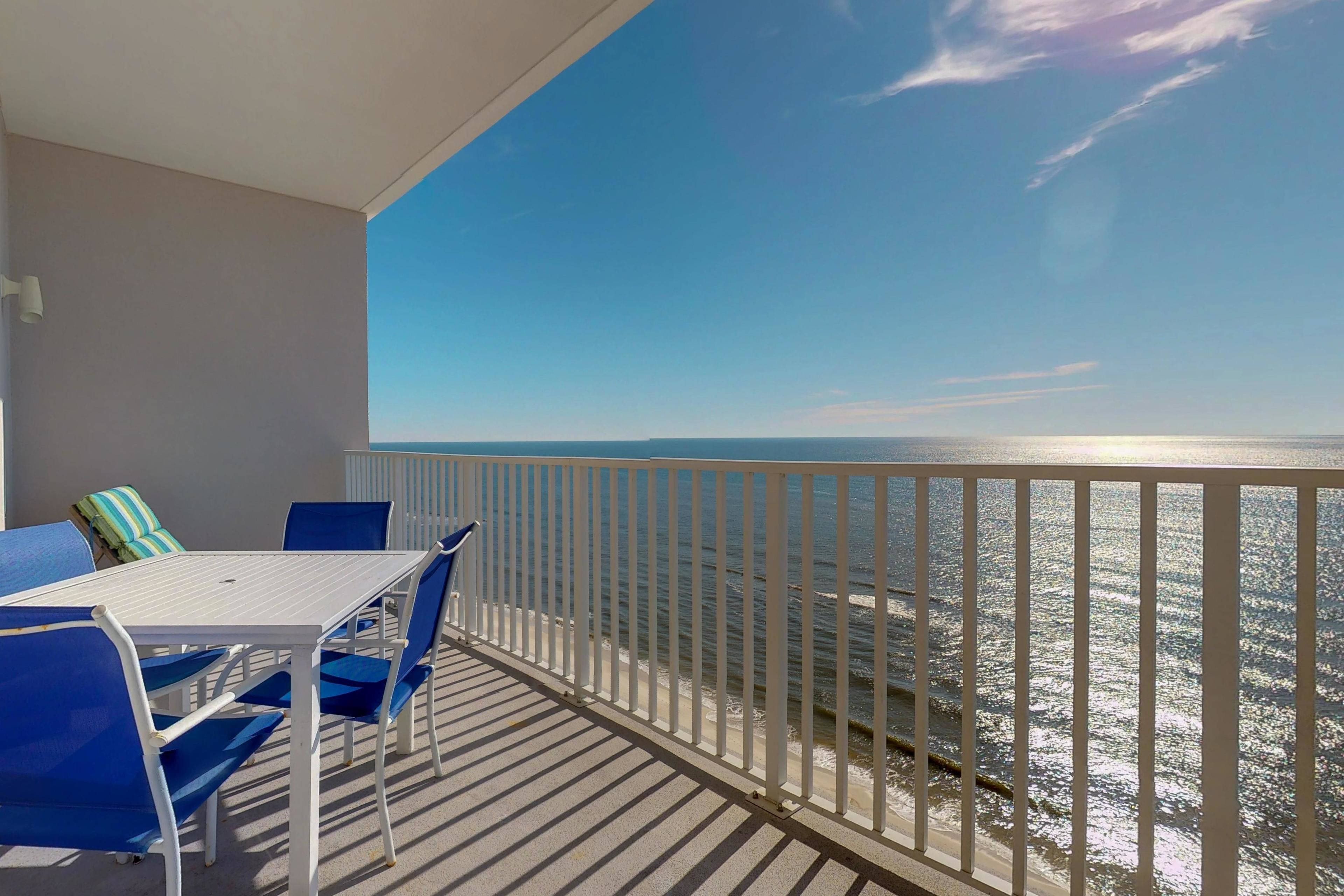 House, 1 King Bed with Sofa bed (Two-Bedroom Apartment) | Balcony