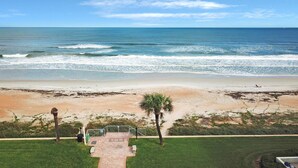 Unclassified image, 4 of 28, button - One-bedroom House (Ormond Beach)