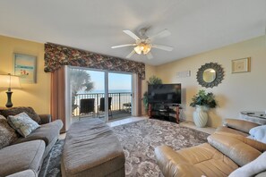 Huis, meerdere bedden (One-Bedroom House) | Woonkamer