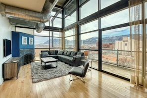 House, Multiple Beds (Two-Bedroom Apartment) | Living area