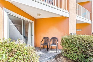 House, 1 King Bed with Sofa bed (Two-Bedroom House) | Balcony