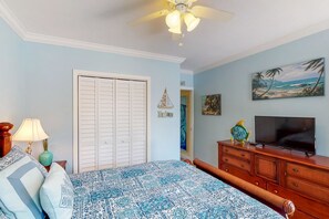 House, 1 Queen Bed with Sofa bed (One-Bedroom Apartment)