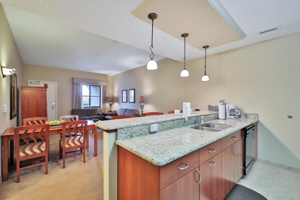 House, 1 King Bed (Two-Bedroom House) | Private kitchen - Two-bedroom House (New Smyrna Beach)