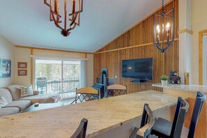 Ferienhaus, 1 King-Bett und Schlafsofa (Two-Bedroom Apartment) | Wohnbereich