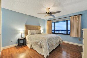 House, Multiple Beds (Two-Bedroom Apartment)