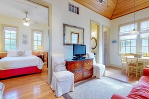 Room - Two-bedroom House (Panama City Beach)