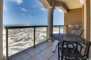 House, Multiple Beds (Two-Bedroom Apartment) | Terrace/patio