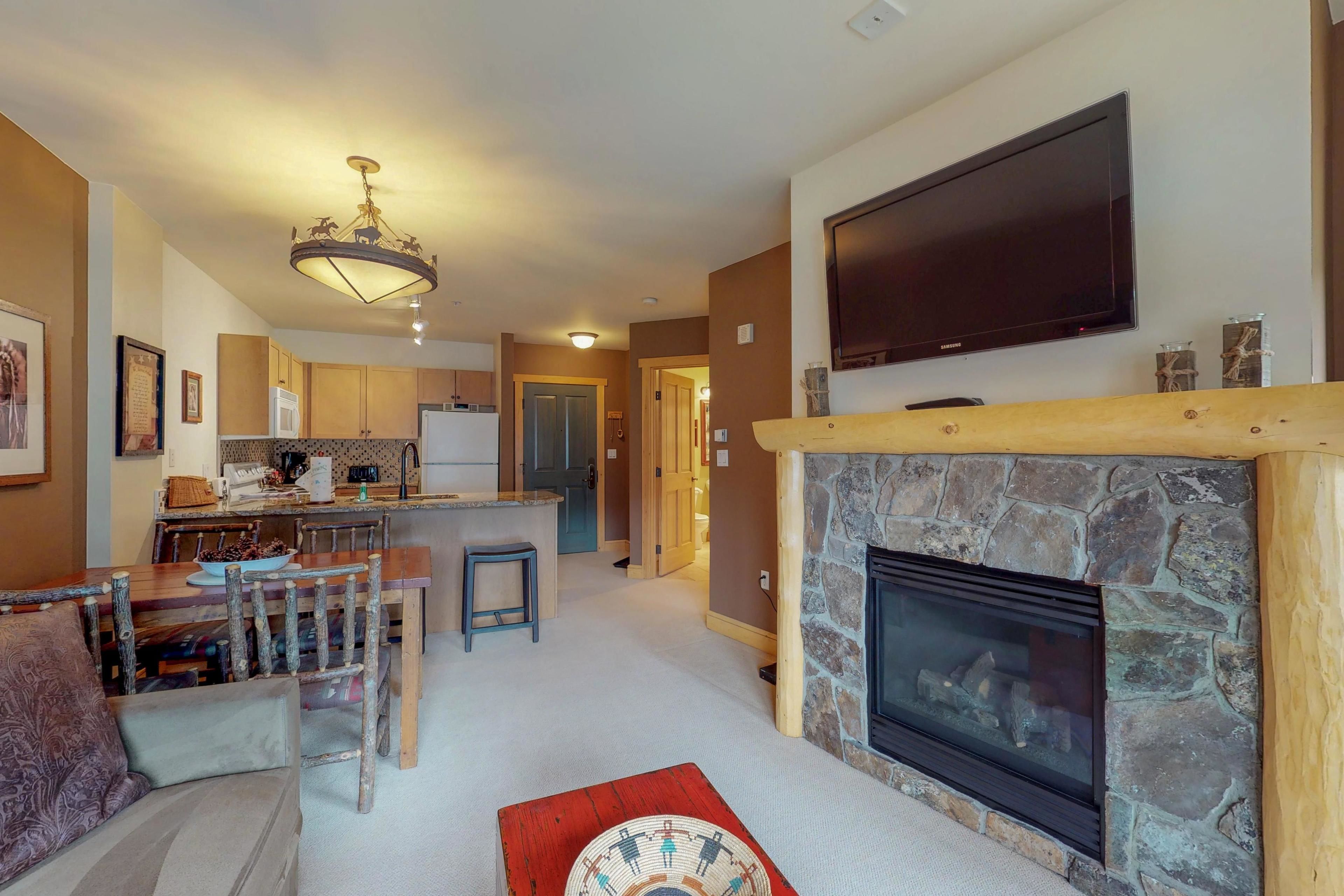 House, 1 Queen Bed with Sofa bed (One-Bedroom Apartment) | Living area