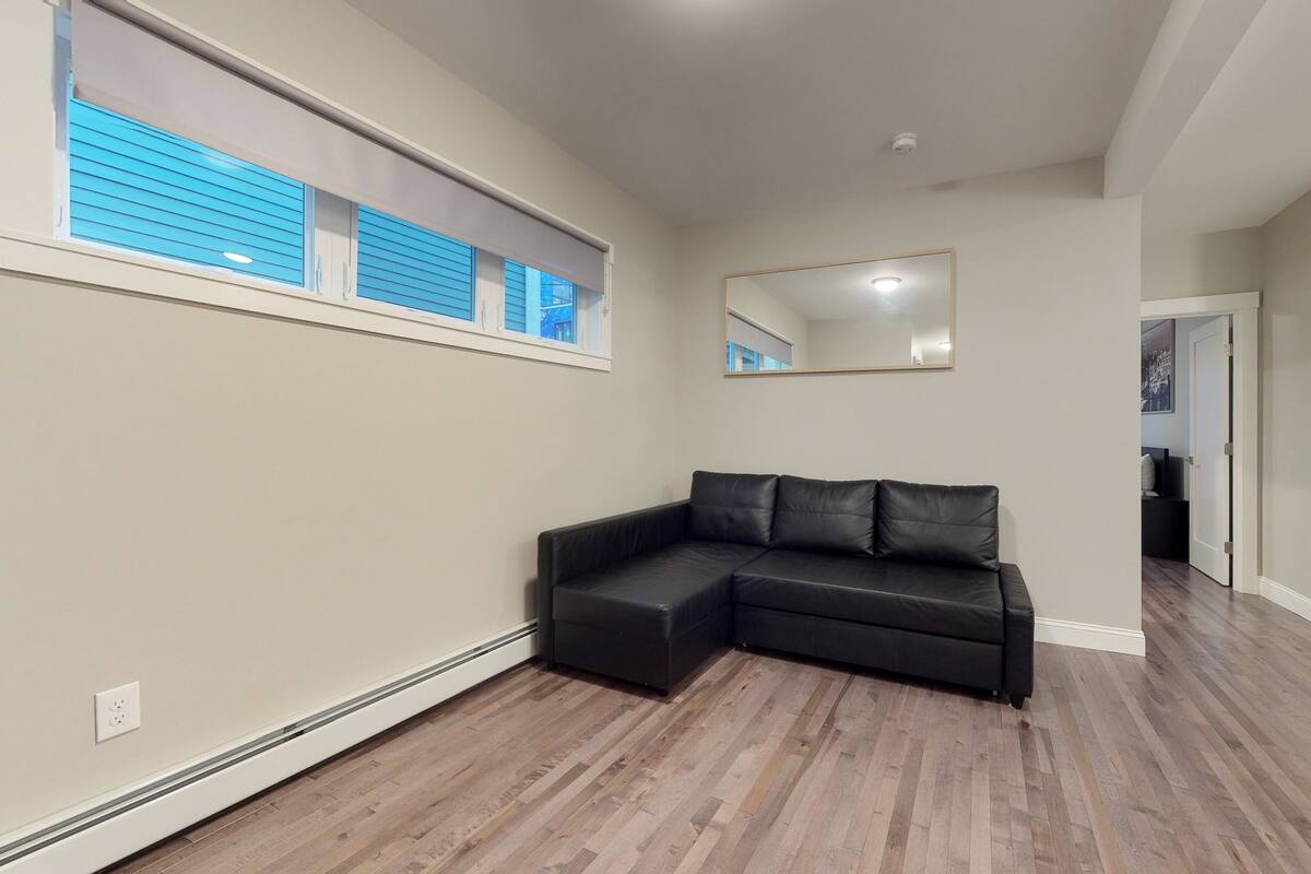 House, 2 Queen Beds (Two-Bedroom House)