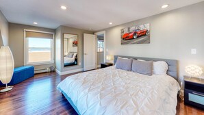 House, Multiple Beds (Two-Bedroom House) - Two-bedroom Apartment (Portland)