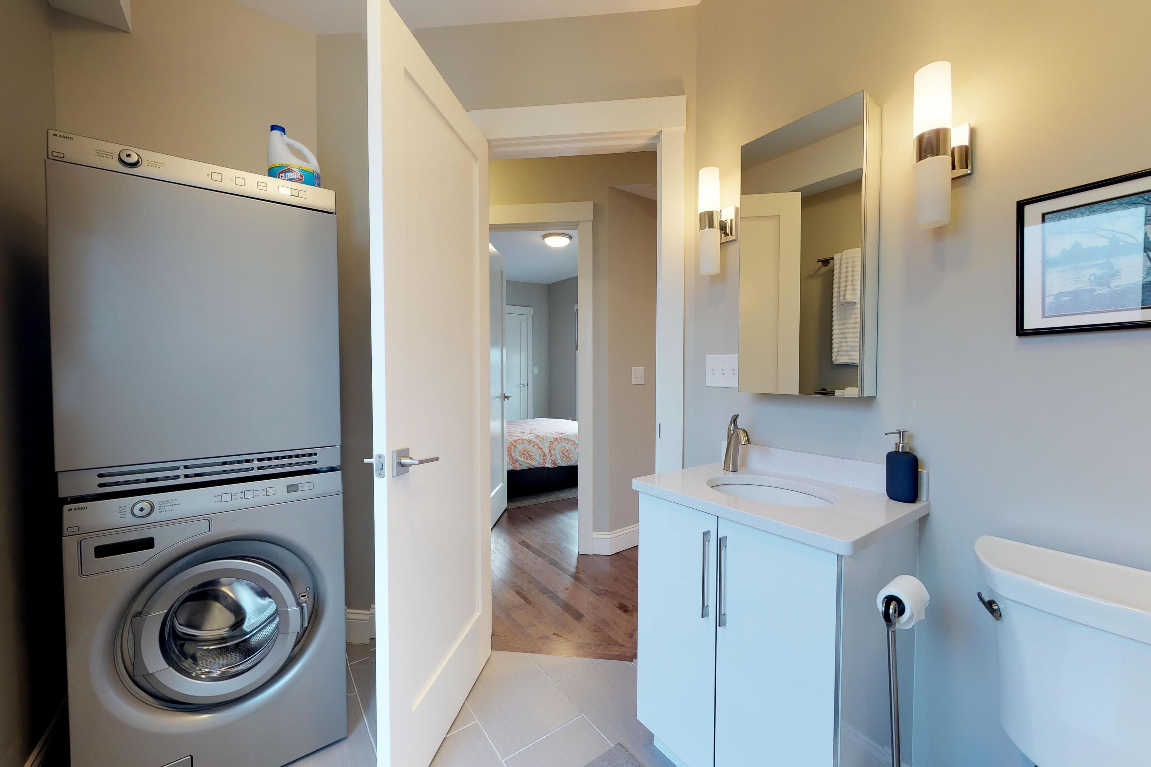 House, 2 Queen Beds (Two-Bedroom Apartment) | Bathroom