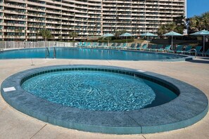 House, 1 King Bed with Sofa bed (One-Bedroom House) | Outdoor pool