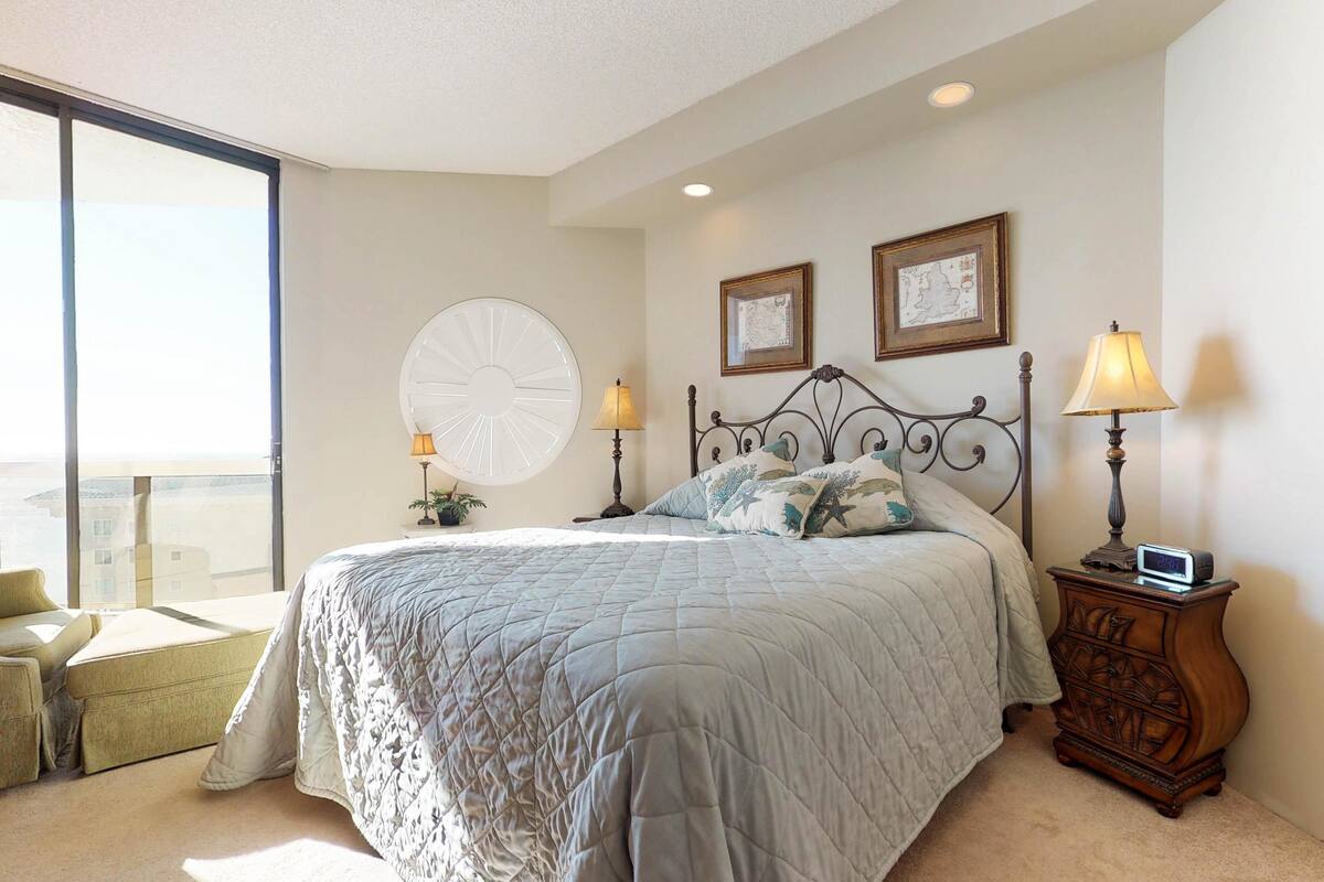 House, Multiple Beds (Two-Bedroom Apartment)
