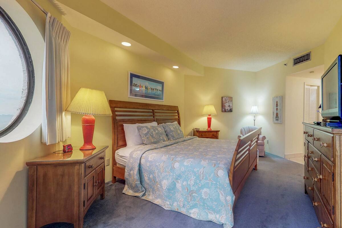 House, Multiple Beds (Two-Bedroom Apartment)