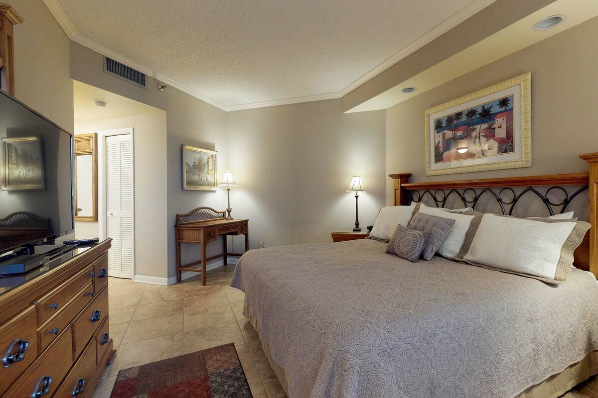 House, Multiple Beds (Two-Bedroom Apartment)