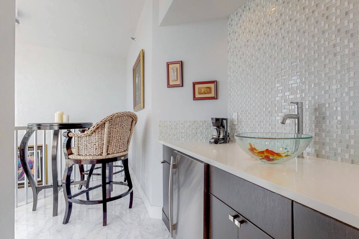 House, Multiple Beds (Two-Bedroom Apartment) | Private kitchen