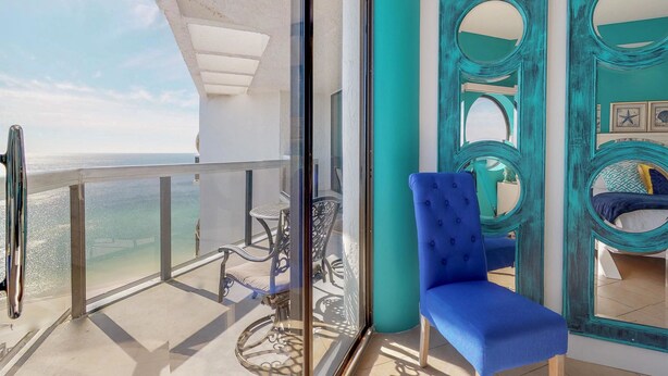 บ้านพัก, หลายเตียง (Two-Bedroom Apartment) | ระเบียง