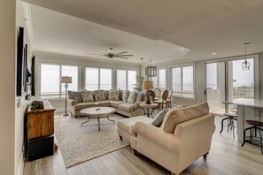 Hus - flera sängar (Three-Bedroom Apartment) | Vardagsrum