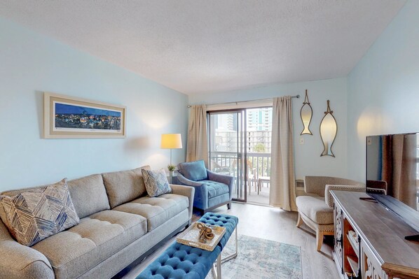 House, Multiple Beds (Two-Bedroom Apartment) | Living area