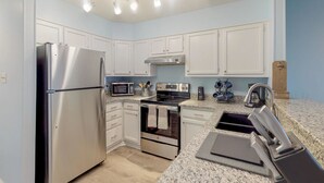 House, Multiple Beds (Two-Bedroom Apartment) | Private kitchen - Two-bedroom Apartment (Myrtle Beach)