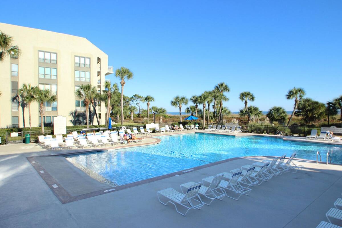 House, Multiple Beds (Three-Bedroom Apartment) | Pool