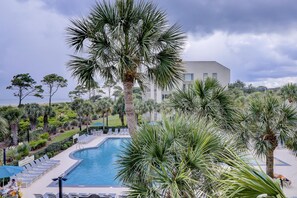 House, Multiple Beds (Three-Bedroom Apartment) | Pool