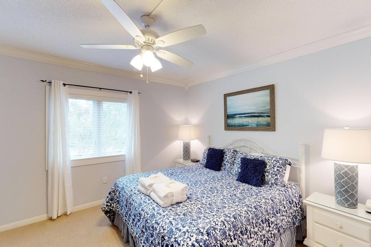 House, 1 King Bed with Sofa bed (Two-Bedroom Apartment)