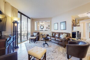 House, Multiple Beds (Two-Bedroom Apartment) | Living area