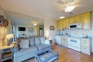 บ้านพัก, หลายเตียง (One-Bedroom House) | บริเวณนั่งเล่น