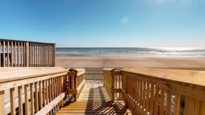 Beach/ocean view - Three-bedroom Apartment (Murrells Inlet)